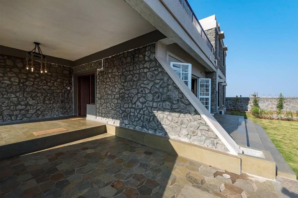 Stone Mansion By Phoenix Stays Igatpuri Eksteriør bilde