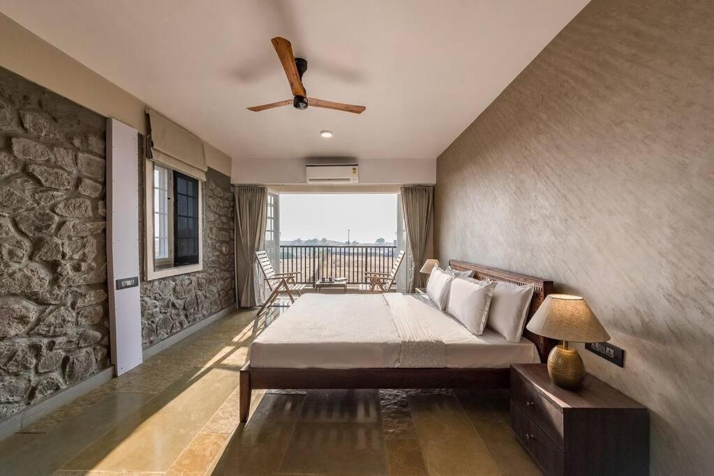 Stone Mansion By Phoenix Stays Igatpuri Eksteriør bilde