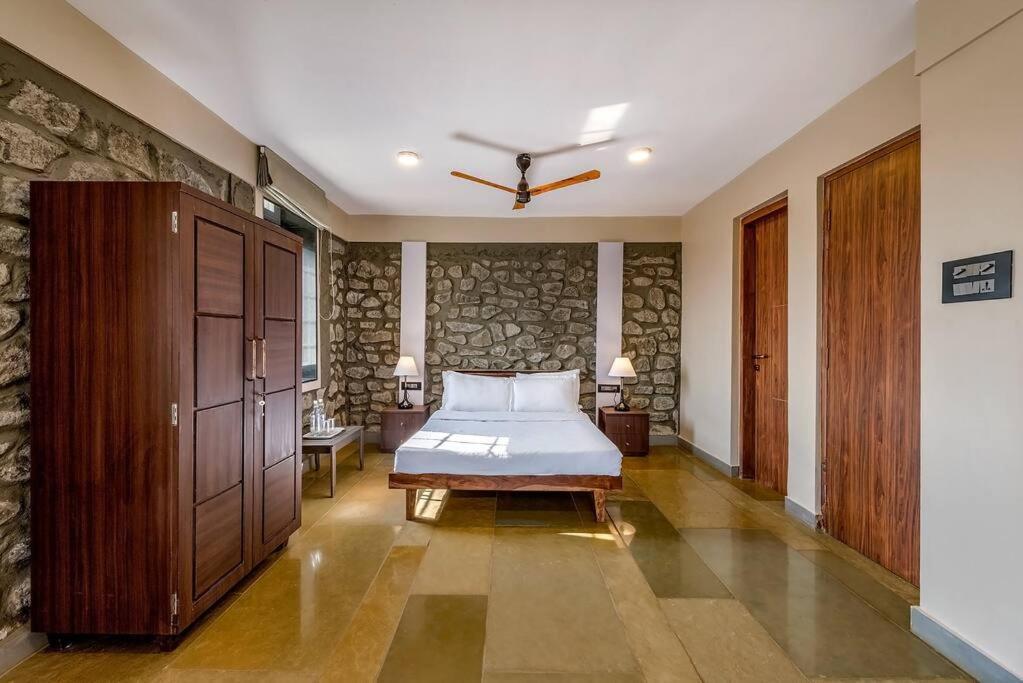 Stone Mansion By Phoenix Stays Igatpuri Eksteriør bilde