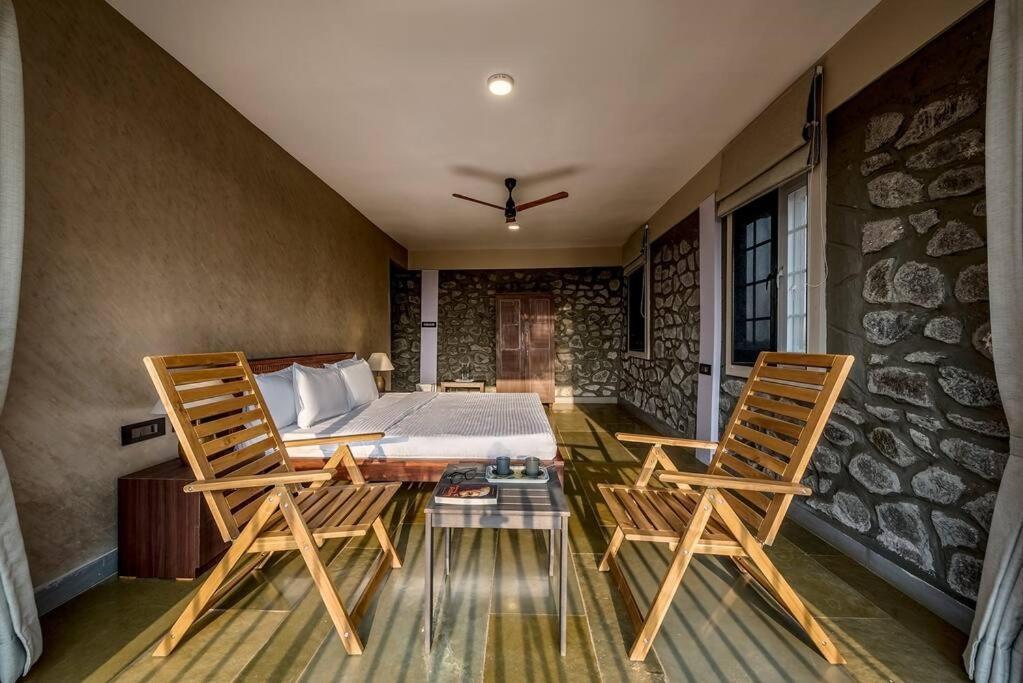 Stone Mansion By Phoenix Stays Igatpuri Eksteriør bilde