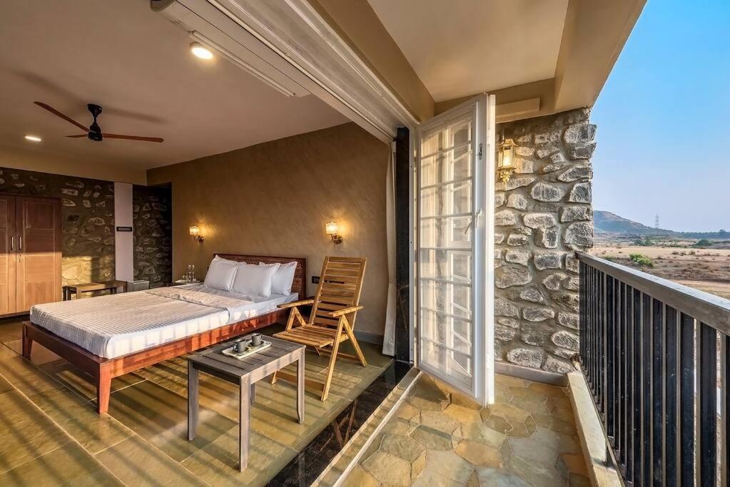 Stone Mansion By Phoenix Stays Igatpuri Eksteriør bilde