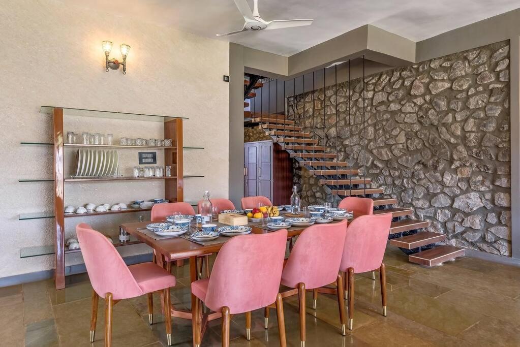 Stone Mansion By Phoenix Stays Igatpuri Eksteriør bilde