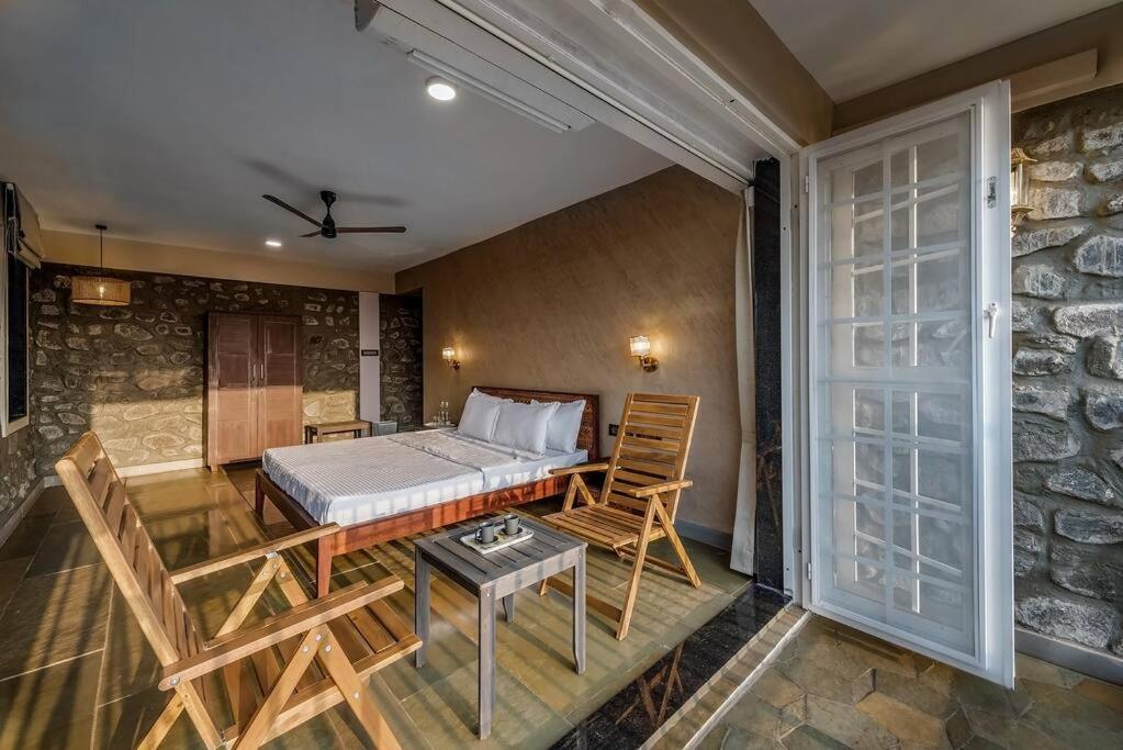 Stone Mansion By Phoenix Stays Igatpuri Eksteriør bilde