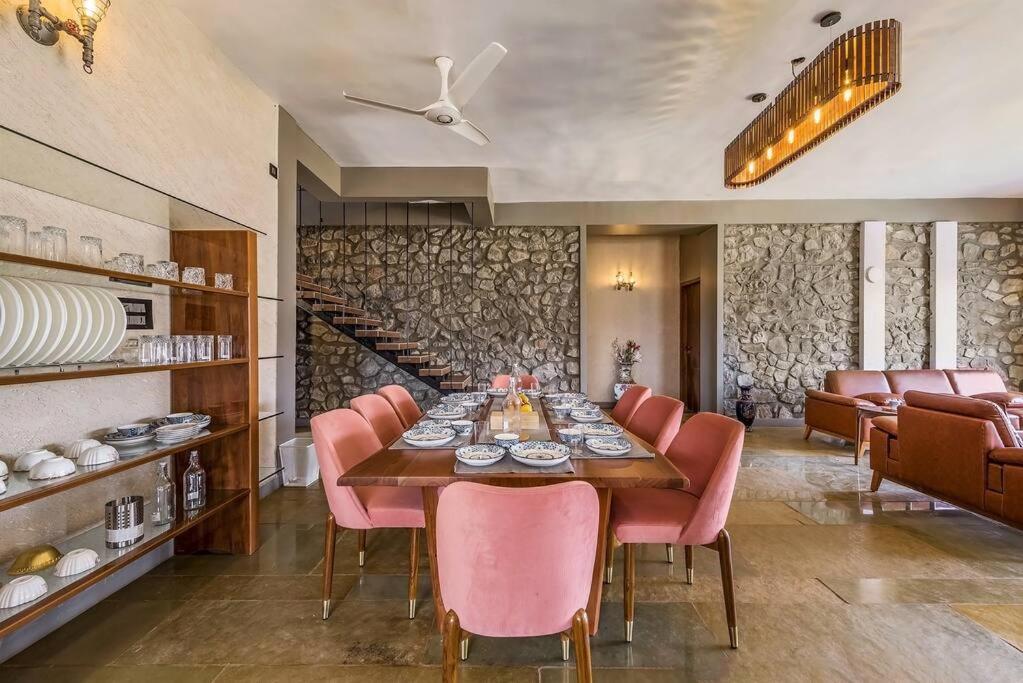 Stone Mansion By Phoenix Stays Igatpuri Eksteriør bilde