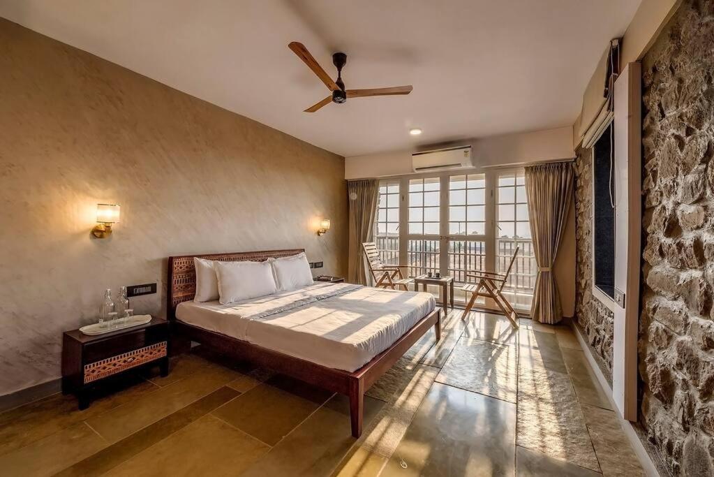 Stone Mansion By Phoenix Stays Igatpuri Eksteriør bilde