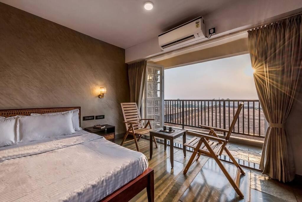 Stone Mansion By Phoenix Stays Igatpuri Eksteriør bilde