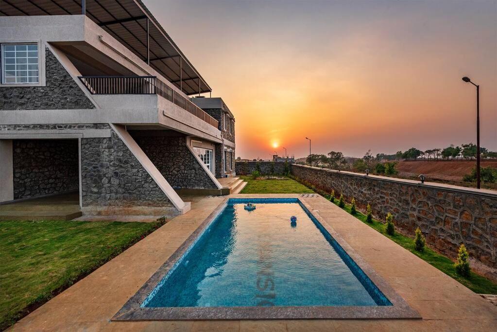 Stone Mansion By Phoenix Stays Igatpuri Eksteriør bilde