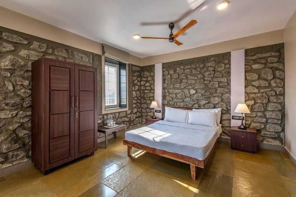 Stone Mansion By Phoenix Stays Igatpuri Eksteriør bilde