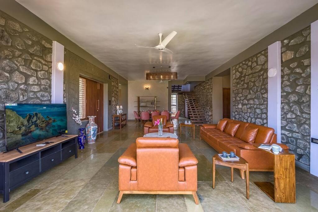 Stone Mansion By Phoenix Stays Igatpuri Eksteriør bilde