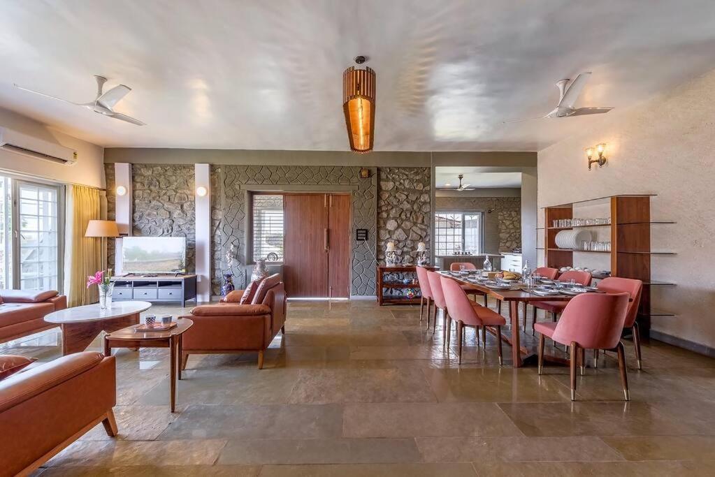 Stone Mansion By Phoenix Stays Igatpuri Eksteriør bilde
