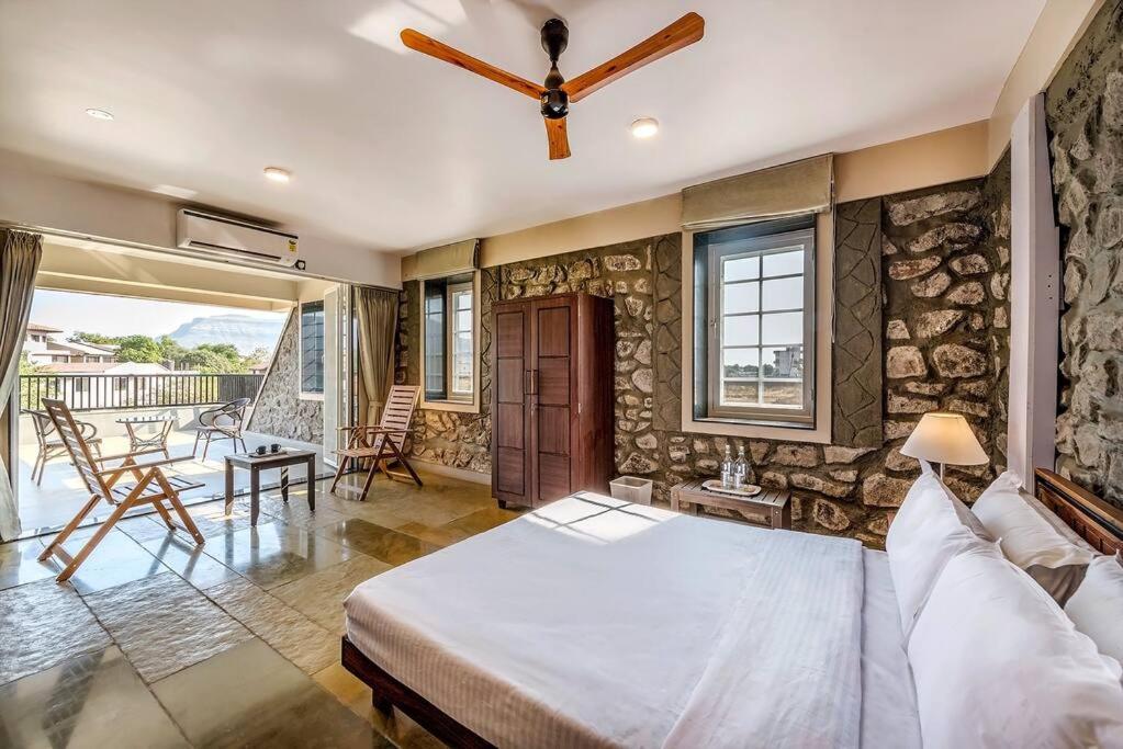 Stone Mansion By Phoenix Stays Igatpuri Eksteriør bilde