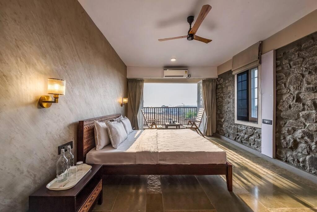 Stone Mansion By Phoenix Stays Igatpuri Eksteriør bilde