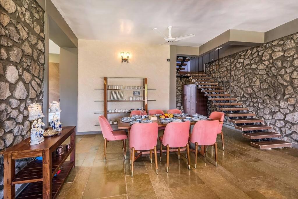 Stone Mansion By Phoenix Stays Igatpuri Eksteriør bilde